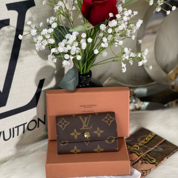 Louis Vuitton Handbags - LOUIS VUITTON MONOGRAM MULTICLES 6 HOOK KEY CASE